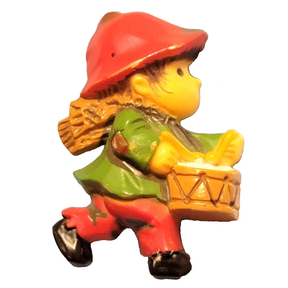 Vintage Hallmark‎ Little Drummer Boy Brooch Pin 3 Dimensional Christmas h-75
